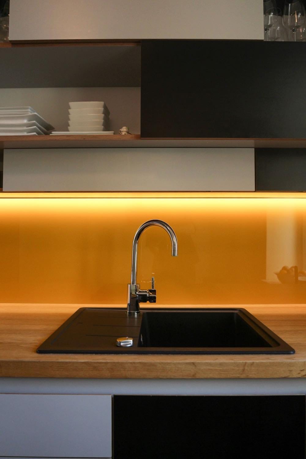 yellow kitchen, minimalist kitchen in trendy colors