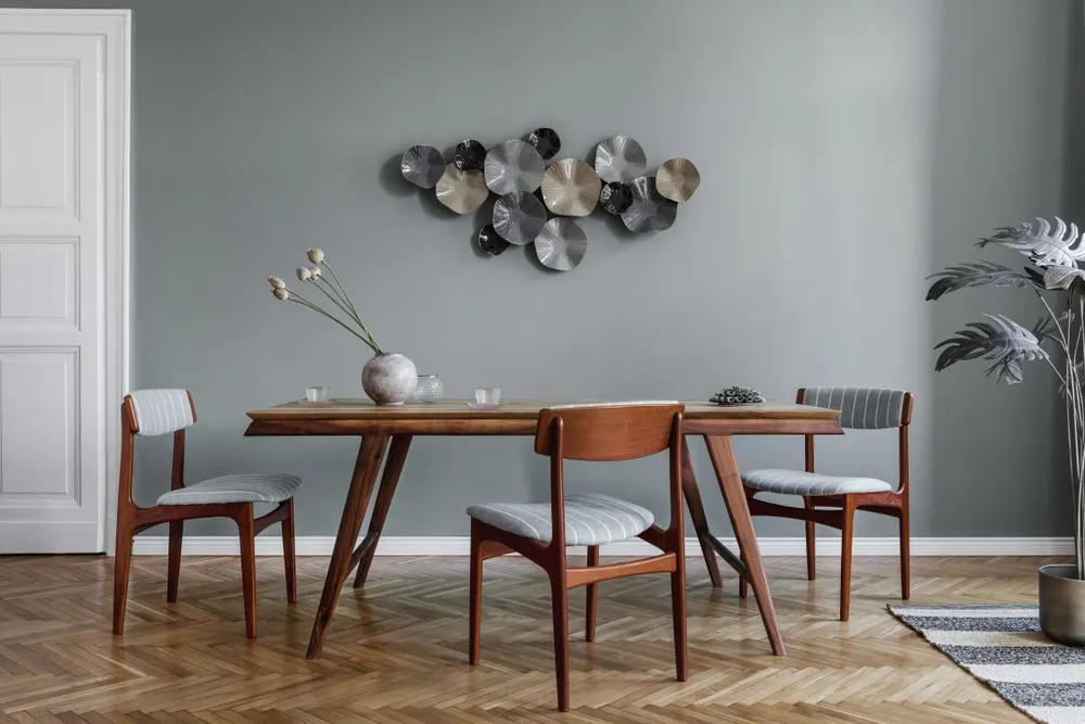 Dining room furniture with upholstered chairs